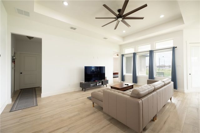 7721 Nadia Dr, Corpus Christi, TX 78414
