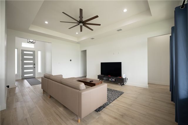 7721 Nadia Dr, Corpus Christi, TX 78414