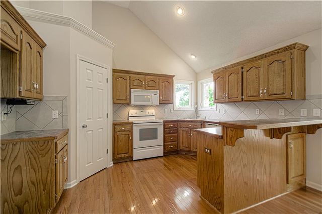 520 E Parma Way Street, Gardner, KS 66030