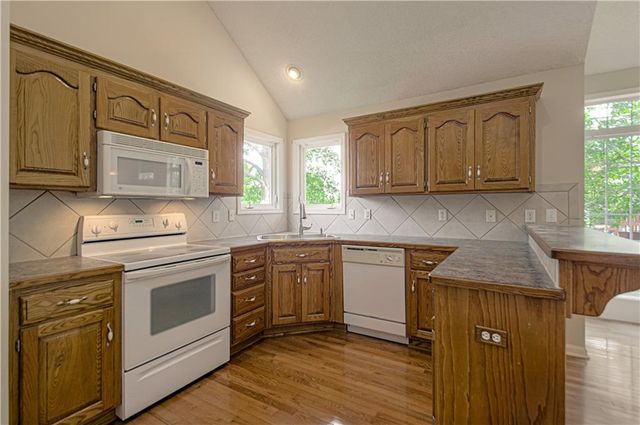 520 E Parma Way Street, Gardner, KS 66030