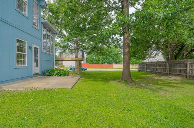 520 E Parma Way Street, Gardner, KS 66030