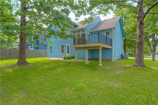 520 E Parma Way Street, Gardner, KS 66030