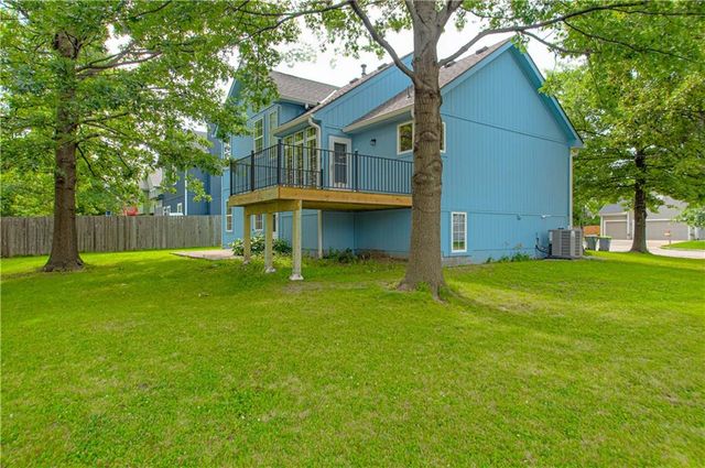 520 E Parma Way Street, Gardner, KS 66030