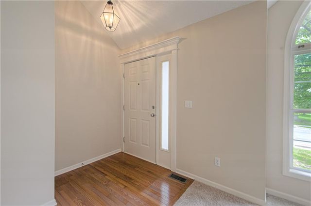 520 E Parma Way Street, Gardner, KS 66030