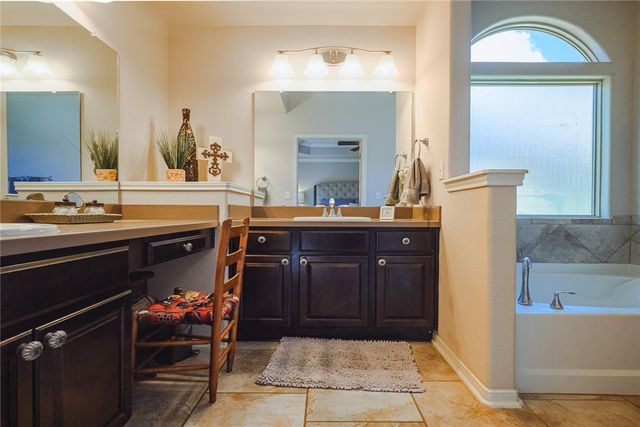 401 Inverrary Dr 36, Rockport, TX 78382