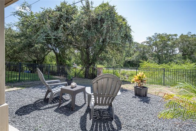 401 Inverrary Dr 36, Rockport, TX 78382