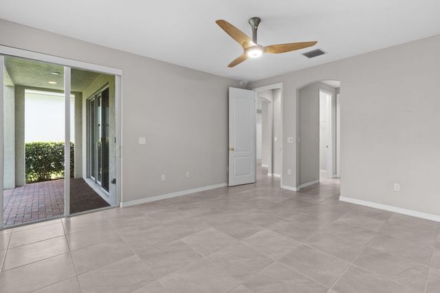 5319 Falcon Trail, Davie, FL 33314