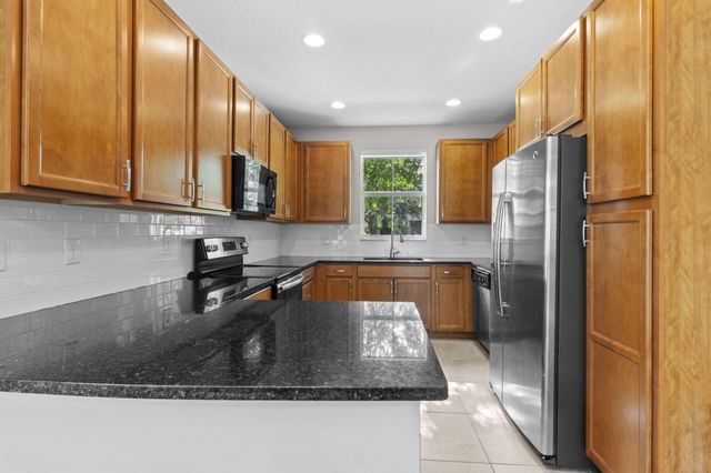 5319 Falcon Trail, Davie, FL 33314