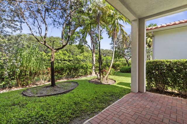 5319 Falcon Trail, Davie, FL 33314
