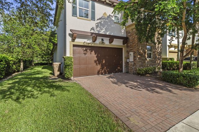 5319 Falcon Trail, Davie, FL 33314