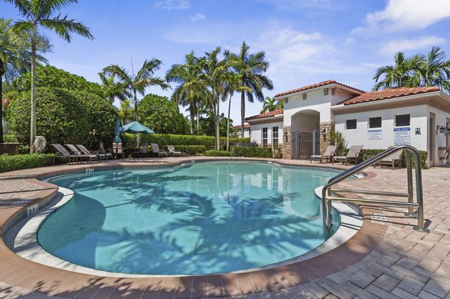 5319 Falcon Trail, Davie, FL 33314