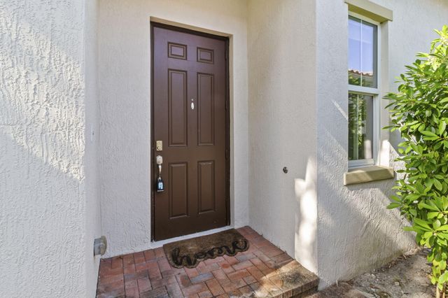 5319 Falcon Trail, Davie, FL 33314