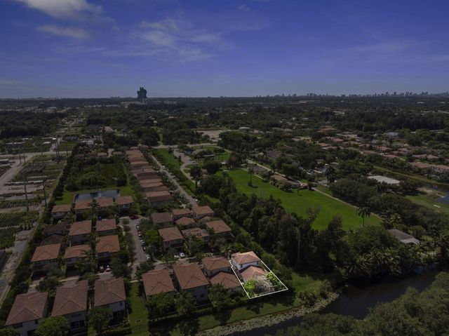 5319 Falcon Trail, Davie, FL 33314
