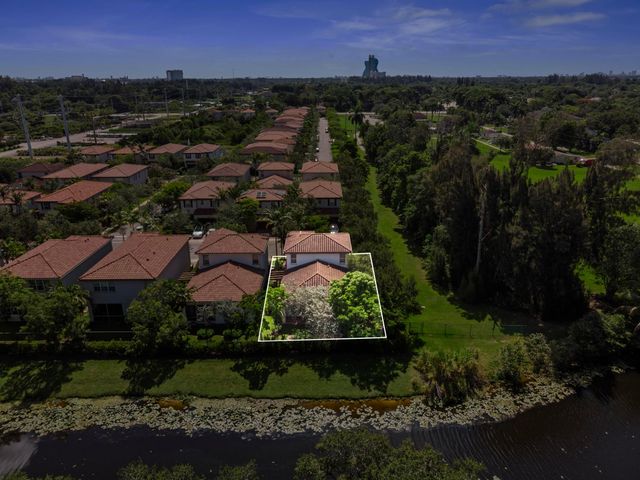 5319 Falcon Trail, Davie, FL 33314