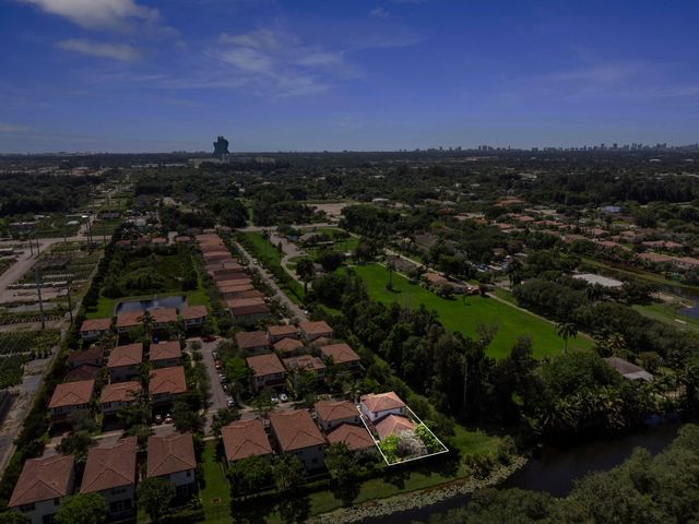 5319 Falcon Trail, Davie, FL 33314