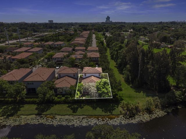 5319 Falcon Trail, Davie, FL 33314