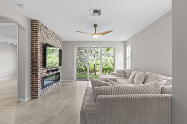 5319 Falcon Trail, Davie, FL 33314