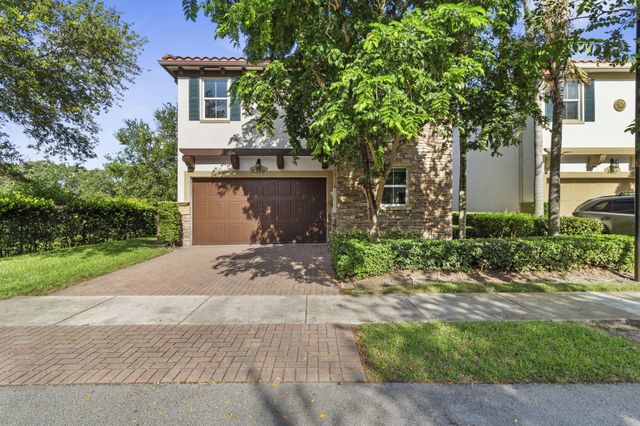 5319 Falcon Trail, Davie, FL 33314