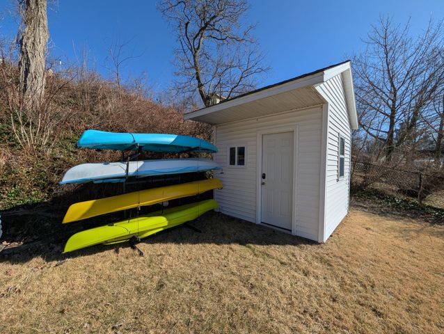 1610 Mull Road, Manchester Twp, MI 49287