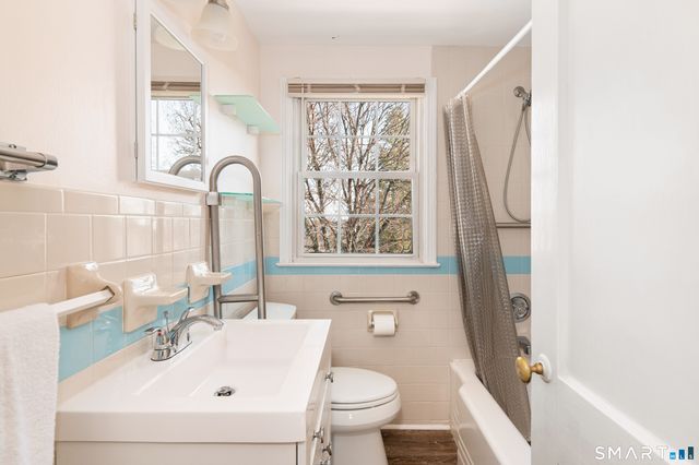 221 Sylvan Knoll Road, Stamford, CT 06902