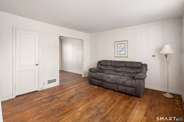 221 Sylvan Knoll Road, Stamford, CT 06902