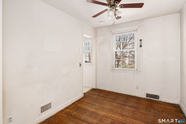 221 Sylvan Knoll Road, Stamford, CT 06902