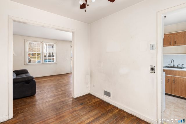 221 Sylvan Knoll Road, Stamford, CT 06902