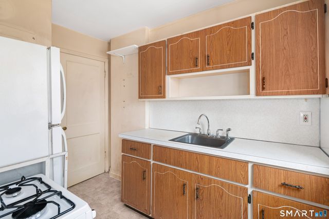 221 Sylvan Knoll Road, Stamford, CT 06902