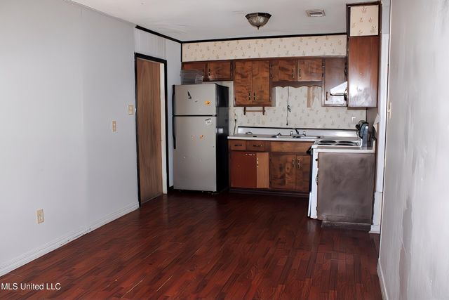 1925 C W Webb Road, Gautier, MS 39553