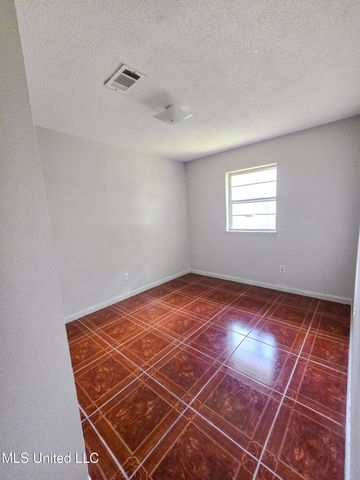 1925 C W Webb Road, Gautier, MS 39553