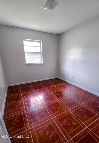 1925 C W Webb Road, Gautier, MS 39553