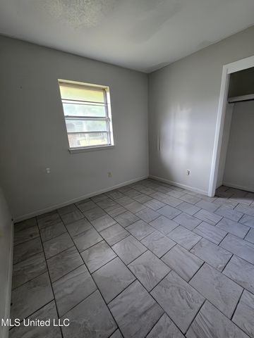 1925 C W Webb Road, Gautier, MS 39553
