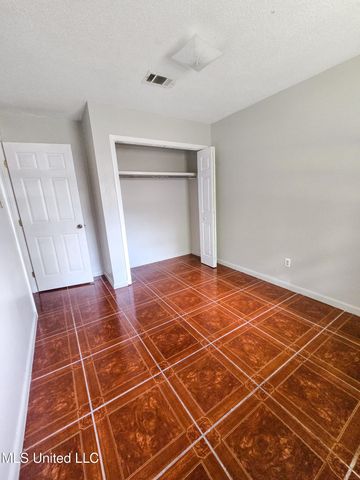 1925 C W Webb Road, Gautier, MS 39553