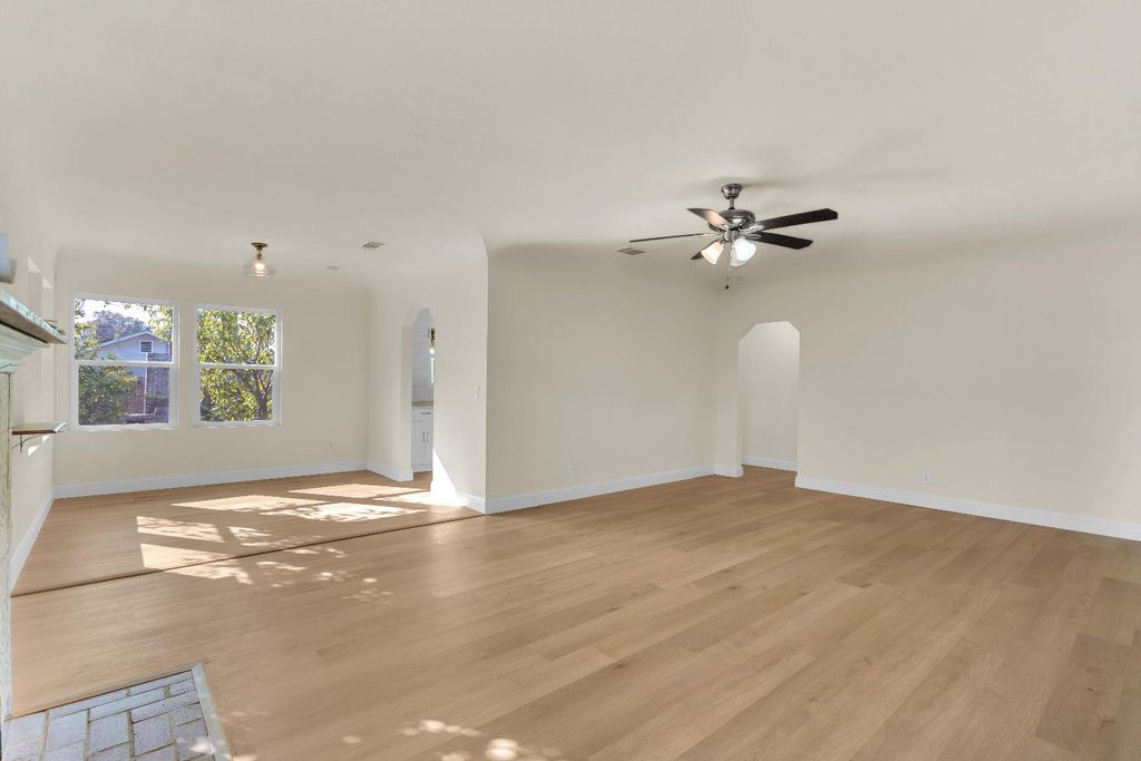 Image 13 of property listing at 3824 Arden Drive S, Fresno, CA 93703