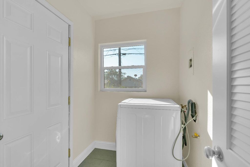 Image 17 of property listing at 3824 Arden Drive S, Fresno, CA 93703