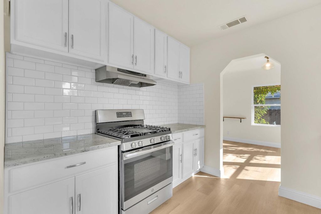 Image 18 of property listing at 3824 Arden Drive S, Fresno, CA 93703