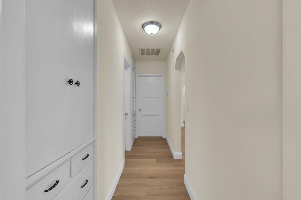 Image 19 of property listing at 3824 Arden Drive S, Fresno, CA 93703