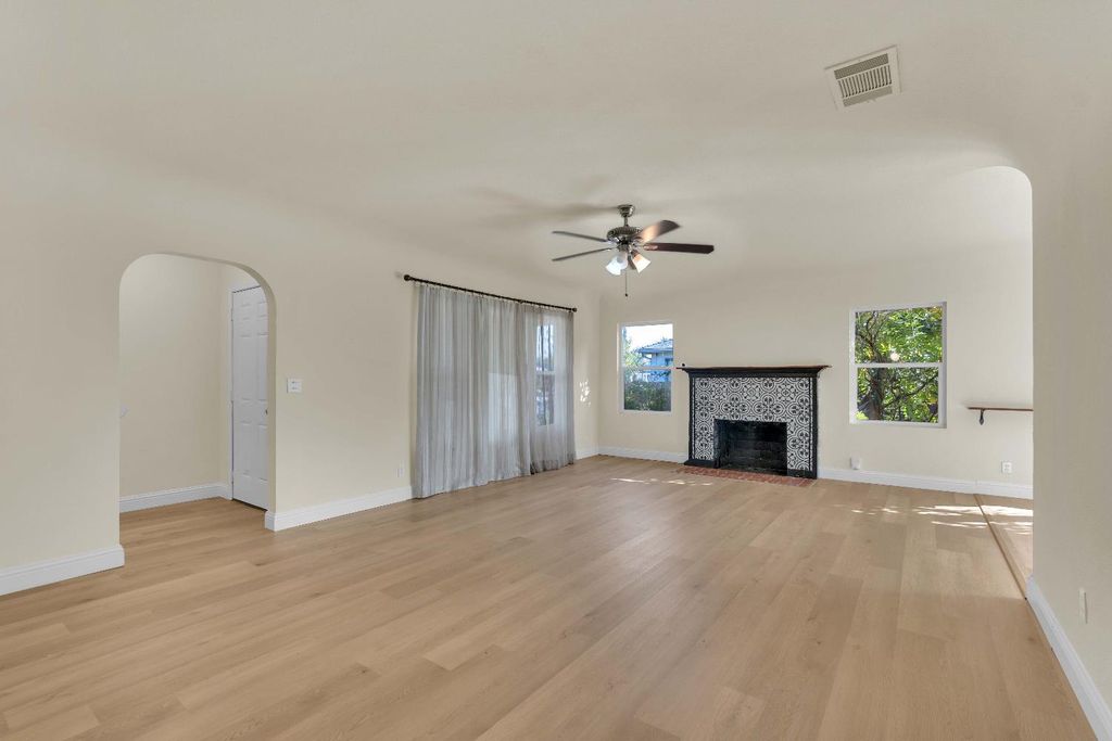 Image 24 of property listing at 3824 Arden Drive S, Fresno, CA 93703