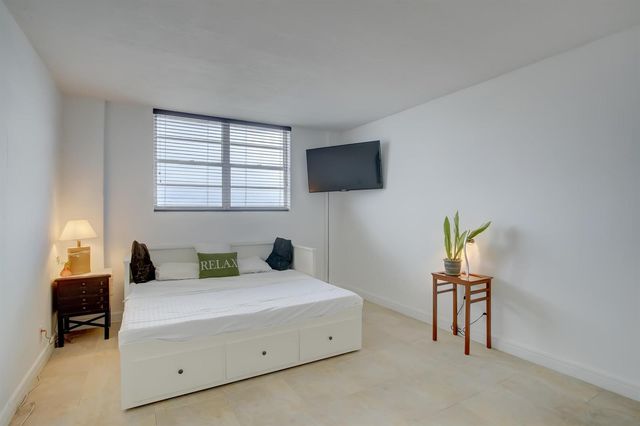 3000 S Ocean Drive 1100, Hollywood, FL 33019