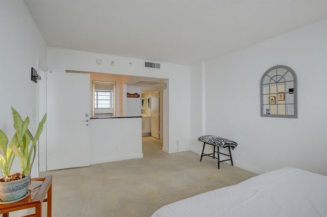 3000 S Ocean Drive 1100, Hollywood, FL 33019