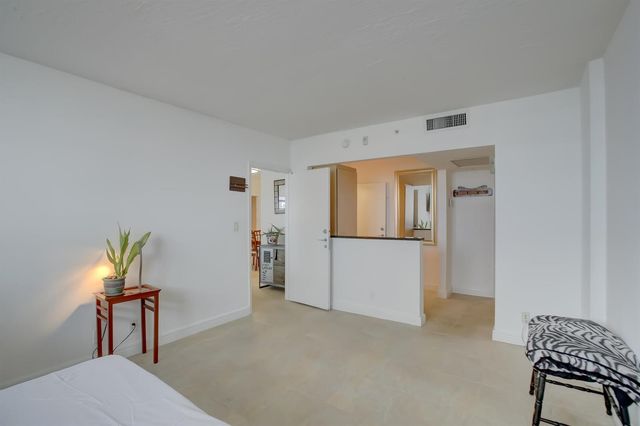 3000 S Ocean Drive 1100, Hollywood, FL 33019