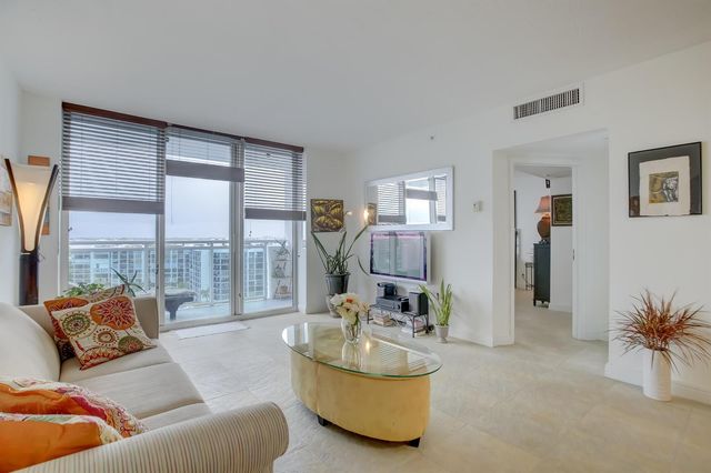 3000 S Ocean Drive 1100, Hollywood, FL 33019