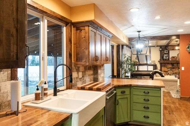 6061 S DEE PARK DR, Taylorsville, UT 84129