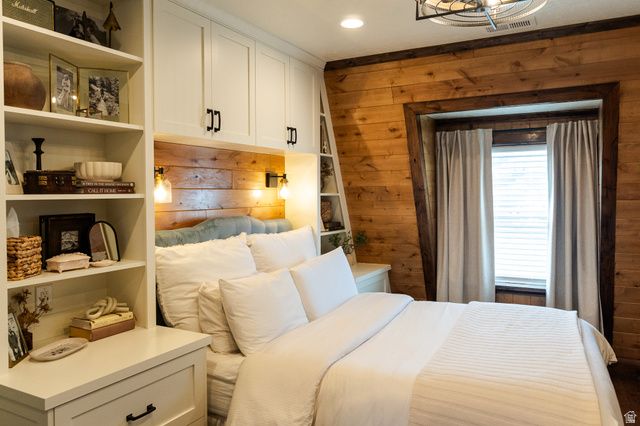 6061 S DEE PARK DR, Taylorsville, UT 84129