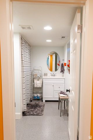 6061 S DEE PARK DR, Taylorsville, UT 84129