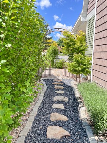 6061 S DEE PARK DR, Taylorsville, UT 84129