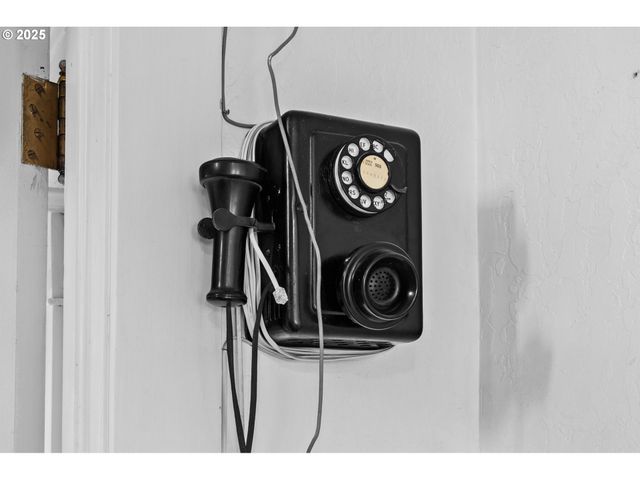 322 W C St, Rainier, OR 97048