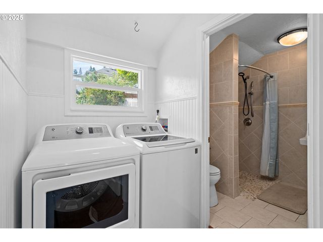 322 W C St, Rainier, OR 97048