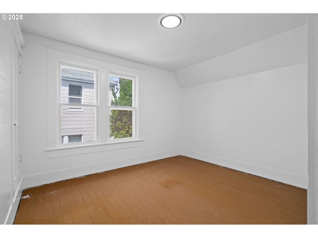 322 W C St, Rainier, OR 97048