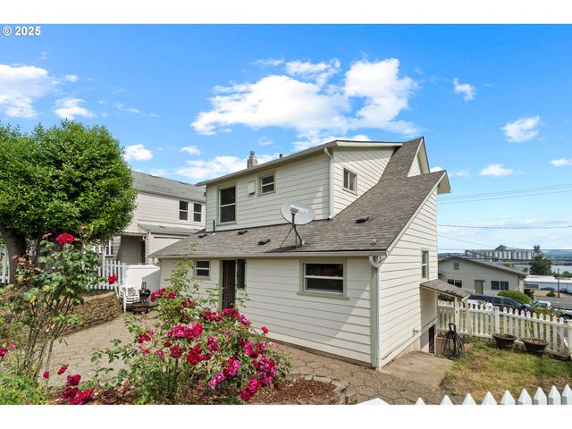 322 W C St, Rainier, OR 97048